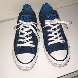 Converse low blue